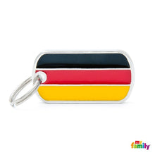 Cargar imagen en el visor de la galería, MYFAMILY CHAPA FLAGS
